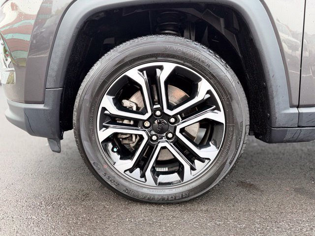 Used 2023 Jeep Compass Limited w/ Sun and Sound Group AWD/4WD image 29