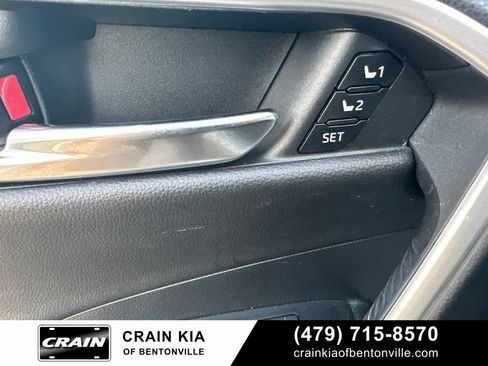 Used 2022 Toyota RAV4 XSE AWD/4WD image 18