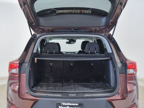 Used 2023 Chevrolet TrailBlazer LT w/ Convenience Package AWD/4WD image 9
