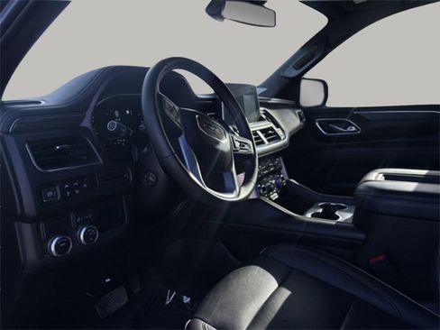 Used 2023 GMC Yukon SLT w/ SLT Premium Package image 13