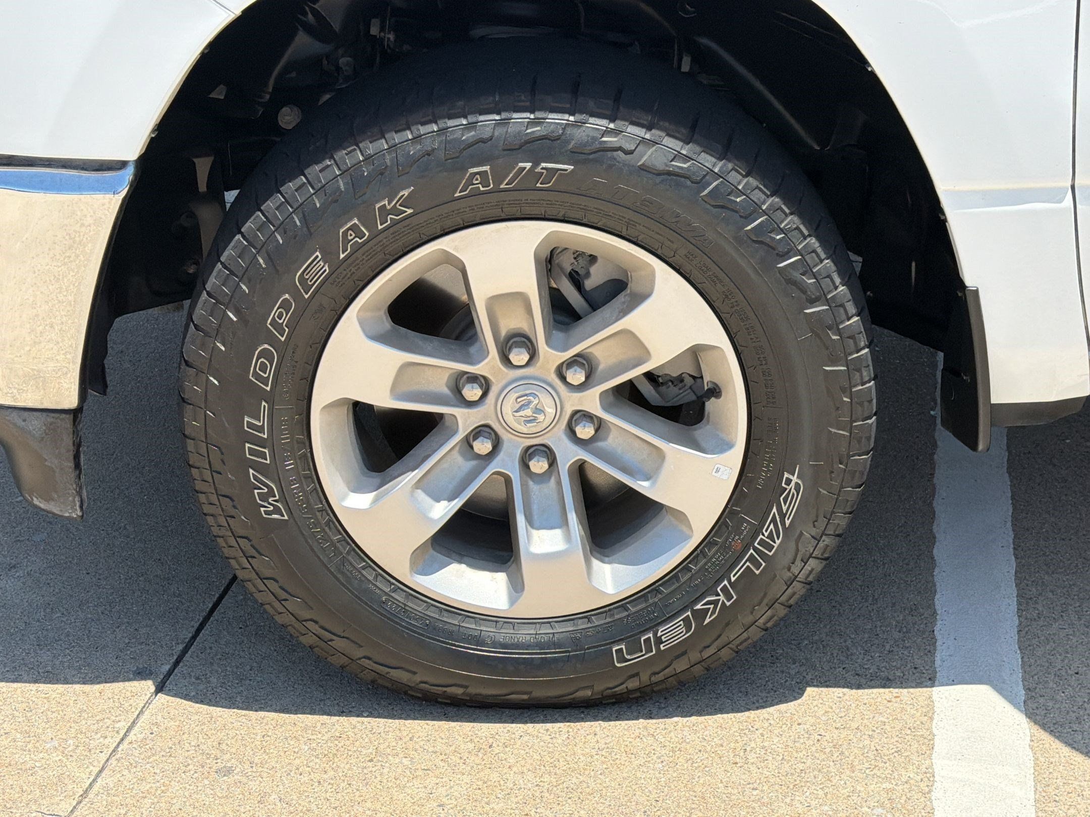 Used 2023 RAM 1500 Laramie AWD/4WD image 13