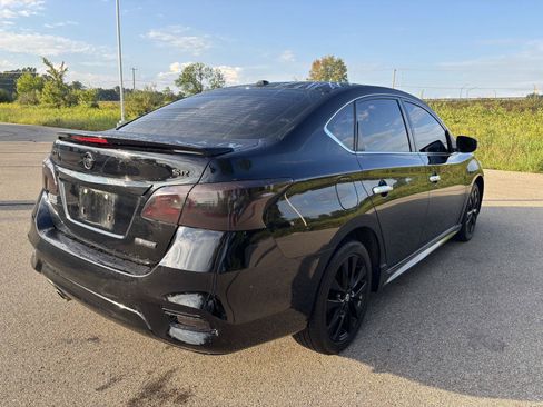 Used 2018 Nissan Sentra SR w/ SR Midnight Edition Package FWD image 5