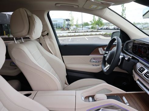 New 2026 Mercedes-Benz GLS 450 4MATIC image 8