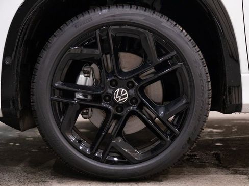 New 2026 Volkswagen Tiguan SE R-Line image 7