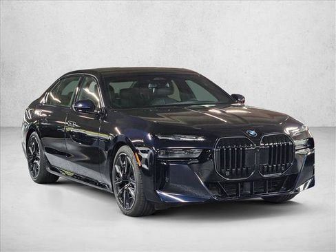 New 2025 BMW 760i xDrive w/ Executive Package image 3
