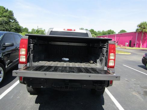Used 2009 HUMMER H3T Alpha AWD/4WD image 8