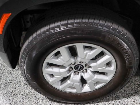 Used 2023 Nissan Frontier SV w/ SV Convenience Package AWD/4WD image 11
