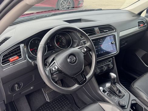 Used 2021 Volkswagen Tiguan SE AWD/4WD image 23