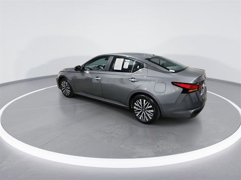 Used 2025 Nissan Altima 2.5 SV image 6