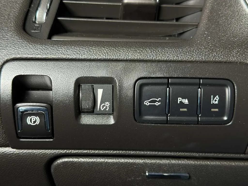 Used 2014 Chevrolet Impala LT w/ Convenience Package FWD image 27