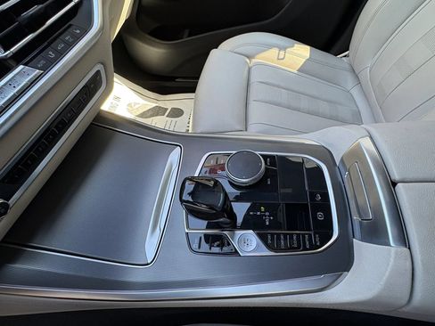 Used 2019 BMW X5 xDrive50i w/ M Sport Package AWD/4WD image 43