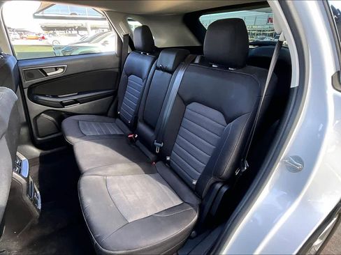 Used 2015 Ford Edge SE image 17