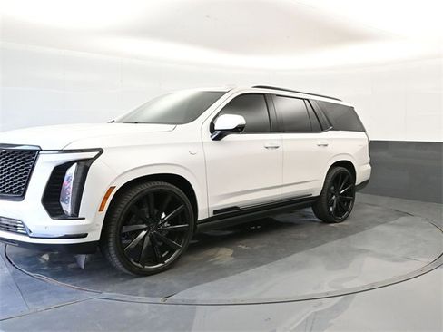 Used 2025 Cadillac Escalade Sport w/ Touring Package image 9