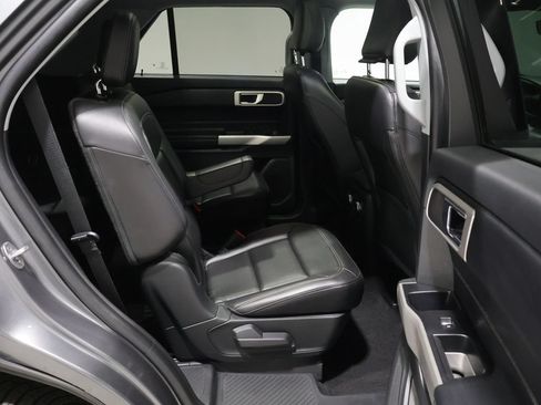 Used 2022 Ford Explorer XLT w/ Equipment Group 202A AWD/4WD image 24