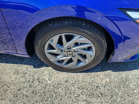 Used 2024 Hyundai Elantra SEL FWD image 7