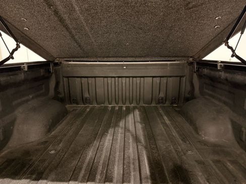 Used 2019 Toyota Tundra SR5 w/ SR5 Upgrade Package image 10