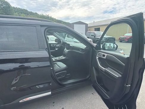 Used 2023 Ford Explorer XLT w/ Equipment Group 202A AWD/4WD image 26