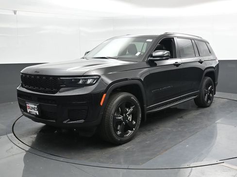 New 2025 Jeep Grand Cherokee L Altitude image 5