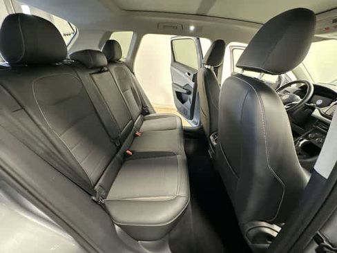 Certified 2022 Volkswagen Taos SE image 24