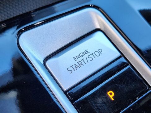 Used 2024 Volkswagen Atlas Cross Sport SE image 11