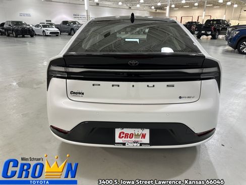 New 2026 Toyota Prius Plug-In Hybrid image 7