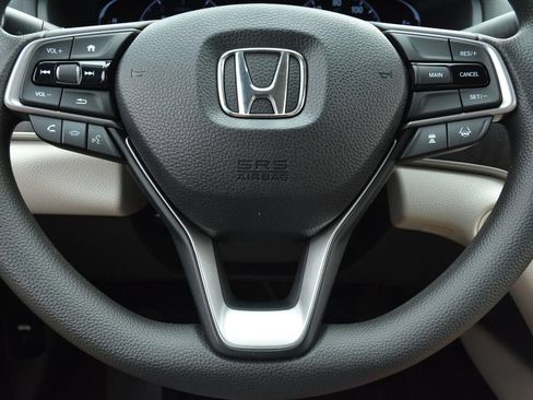 Used 2018 Honda Accord EX image 28