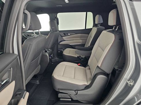 Used 2026 Chevrolet Traverse LT w/ Enhanced Driving Package FWD image 18