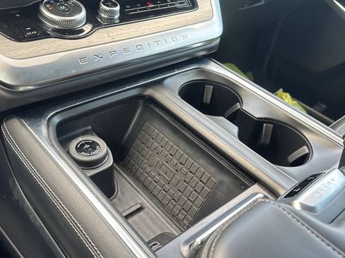 Used 2025 Ford Expedition Max Platinum AWD/4WD image 29