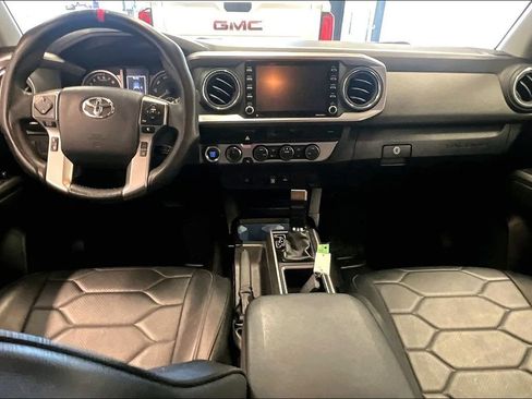 Used 2023 Toyota Tacoma SR5 w/ Black Out Package (TMS) AWD/4WD image 15
