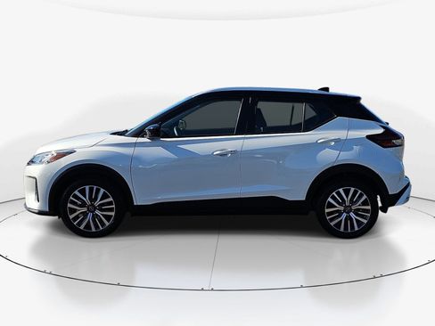 Used 2024 Nissan Kicks SV image 6