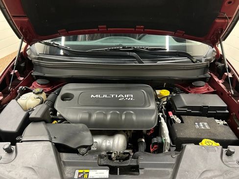 Used 2016 Jeep Cherokee Sport FWD image 12