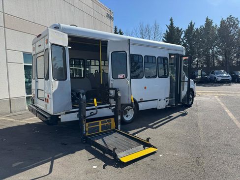 Used 2014 Ford E-450 and Econoline 450 Super Duty w/ Shuttle Bus Prep Package image 8