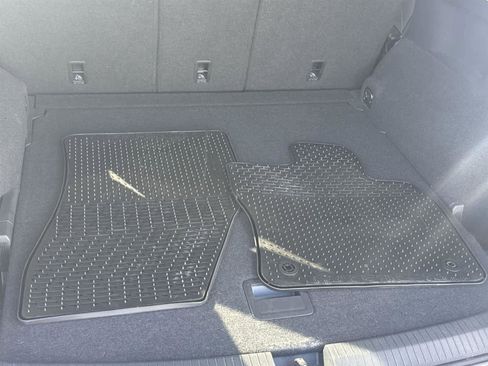 Used 2022 Volkswagen Tiguan SE image 15