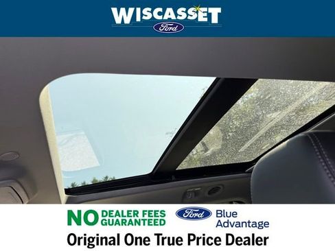 Certified 2022 Ford Explorer XLT w/ Equipment Group 202A image 10