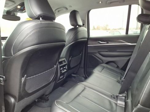 Certified 2023 Jeep Grand Cherokee Limited AWD/4WD image 17