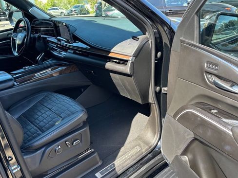 Used 2021 Cadillac Escalade Sport Platinum w/ LPO, ONYX Package AWD/4WD image 31