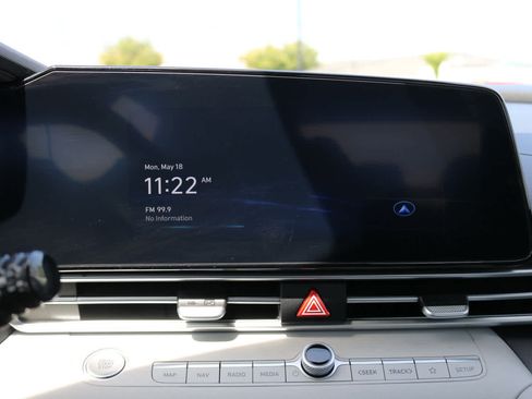 Used 2024 Hyundai Elantra Limited FWD image 15
