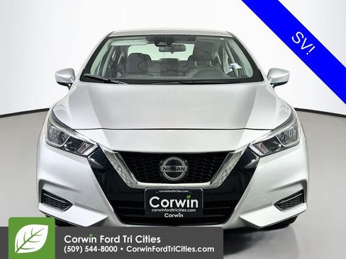 Used 2022 Nissan Versa SV FWD image 4
