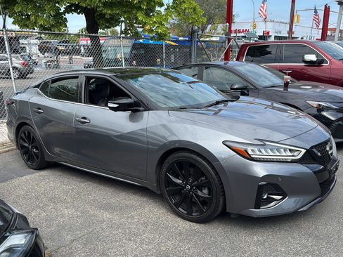 Used 2023 Nissan Maxima SR w/ Sport Mat Group FWD image 5