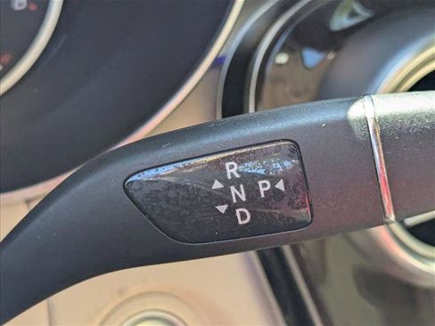 Used 2022 Mercedes-Benz GLC 300 image 12