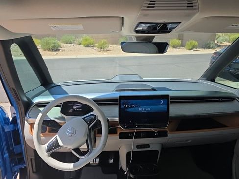 Certified 2025 Volkswagen ID. Buzz Pro S Plus AWD/4WD image 2