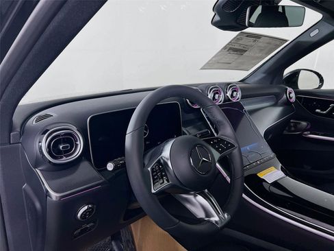 New 2026 Mercedes-Benz GLC 300 GLC 300 image 9