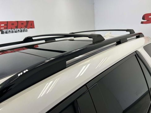 Used 2023 Honda Pilot Elite image 9