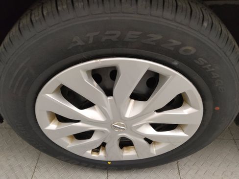 Used 2020 Nissan Rogue S FWD image 31