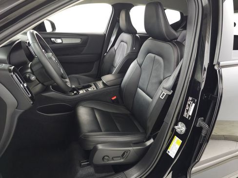 Certified 2024 Volvo XC40 B5 Core AWD/4WD image 17