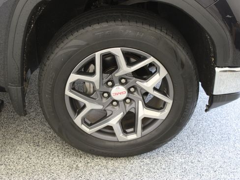 Used 2023 GMC Sierra 1500 SLT AWD/4WD image 5