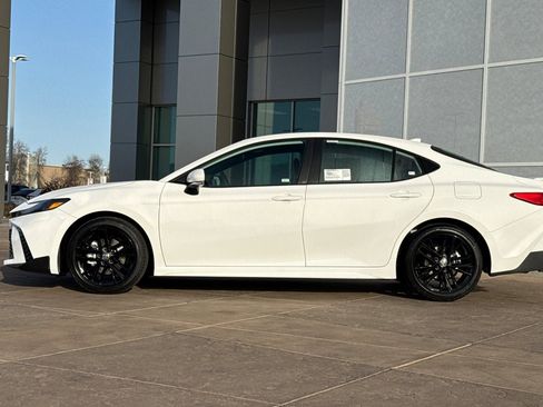 New 2026 Toyota Camry SE image 7