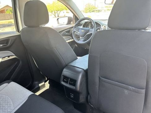 Used 2022 Chevrolet Equinox LS FWD image 13
