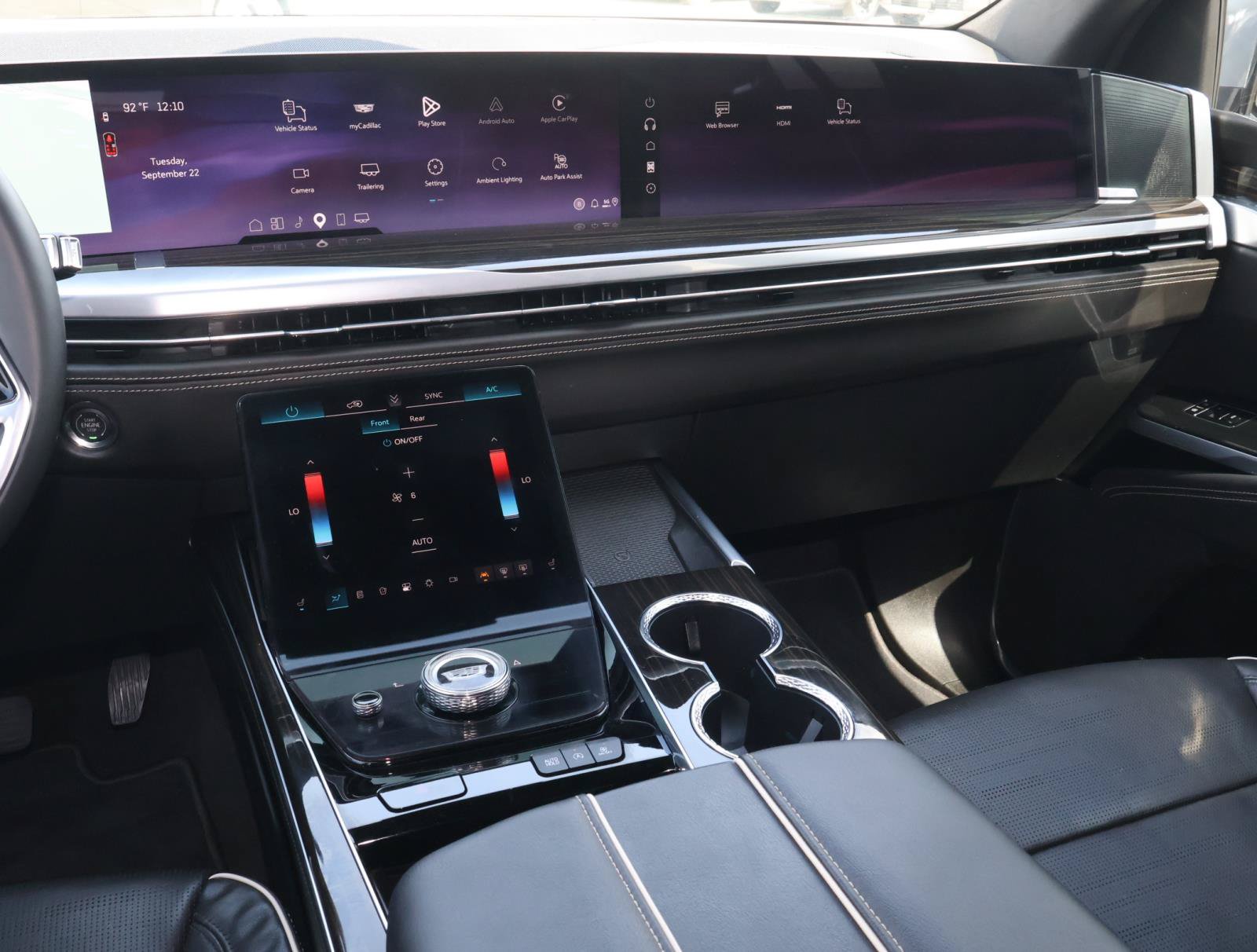 Used 2026 Cadillac Escalade Luxury AWD/4WD image 18