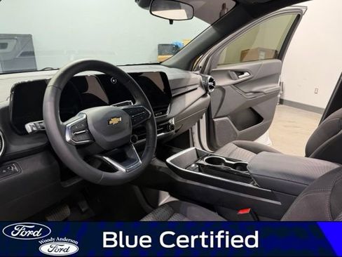 Used 2025 Chevrolet Equinox LT AWD/4WD image 9